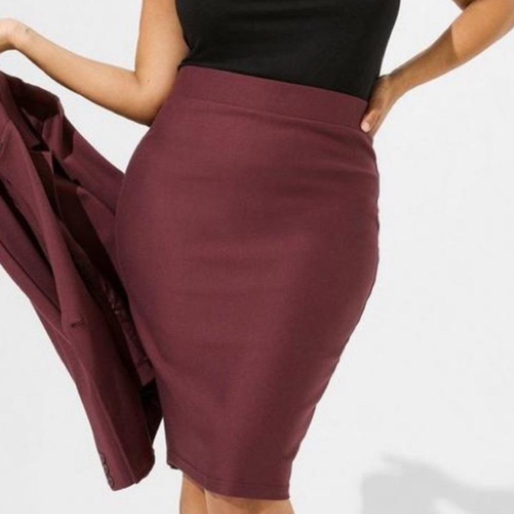 EUC Torrid Midi Studio Luxe Ponte Pencil Skirt in “Sassafras” Bur…